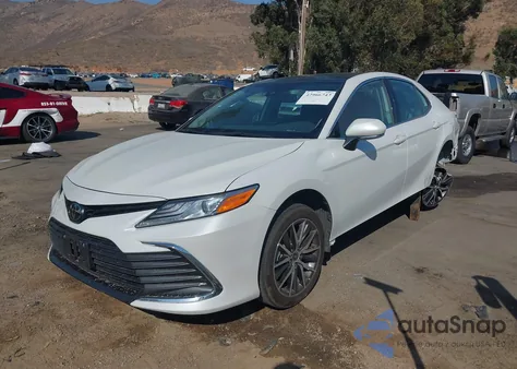 2023 Toyota Camry Xle z USA, uszkodzony, nr VIN 4T1F11AK2PU816672